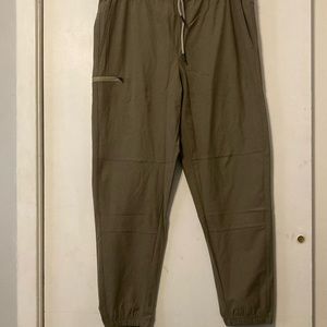 Kahki colored joggers type pants. NWT